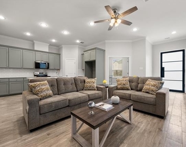 2360 Spring Park Boulevard - Photo Thumbnail 9