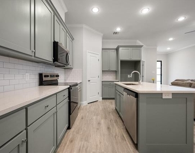 2360 Spring Park Boulevard - Photo Thumbnail 14