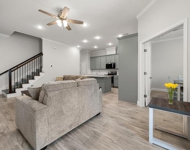 2360 Spring Park Boulevard - Photo Thumbnail 10