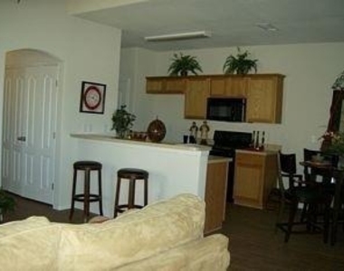 936 Sylvia Street - Photo Thumbnail 2