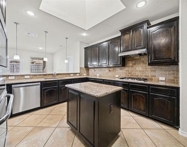 1205 Crest Ridge Drive - Photo Thumbnail 7