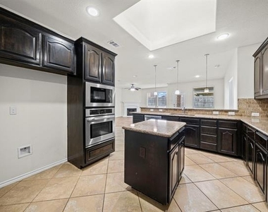 1205 Crest Ridge Drive - Photo Thumbnail 4
