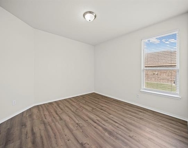 1205 Crest Ridge Drive - Photo Thumbnail 15