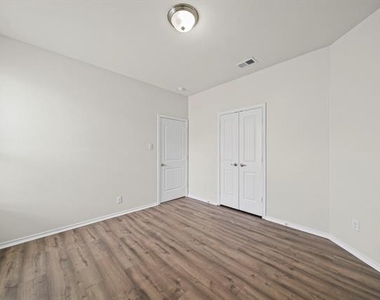 1205 Crest Ridge Drive - Photo Thumbnail 16