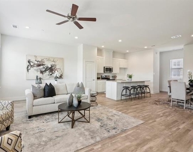 104 Samuel Street - Photo Thumbnail 6