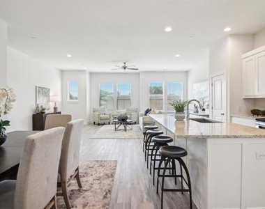104 Samuel Street - Photo Thumbnail 10