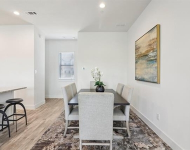 104 Samuel Street - Photo Thumbnail 8