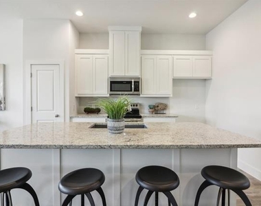 104 Samuel Street - Photo Thumbnail 9