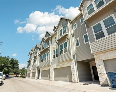 104 Samuel Street - Photo Thumbnail 2