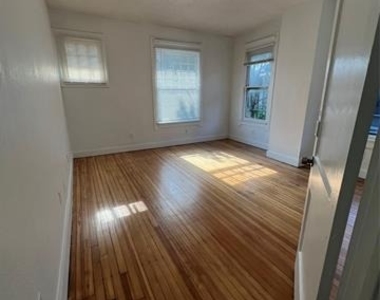 5107 Columbia Avenue - Photo Thumbnail 3
