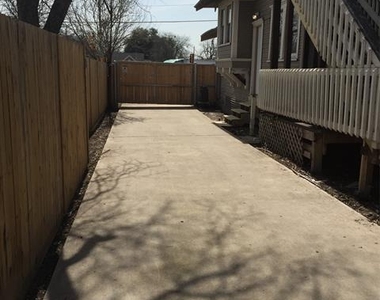 5107 Columbia Avenue - Photo Thumbnail 6
