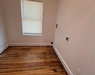 5107 Columbia Avenue - Photo Thumbnail 4