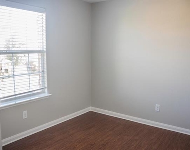 110 Outfitters Court - Photo Thumbnail 8