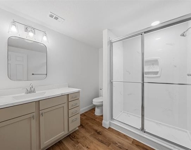 1720 Bagby Avenue - Photo Thumbnail 20