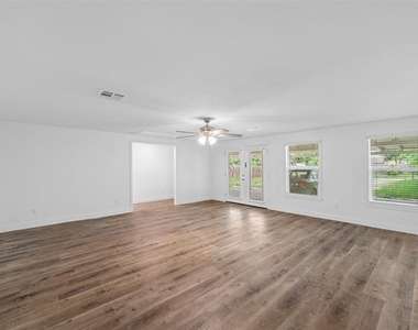 1720 Bagby Avenue - Photo Thumbnail 12