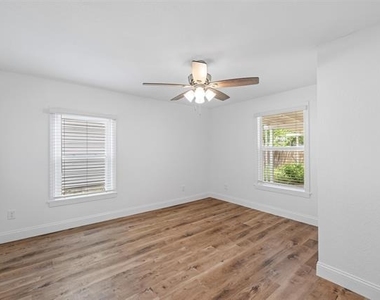 1720 Bagby Avenue - Photo Thumbnail 10