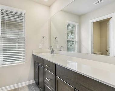 2612 Gateway Avenue - Photo Thumbnail 19