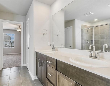 2612 Gateway Avenue - Photo Thumbnail 13