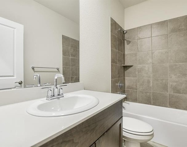 2612 Gateway Avenue - Photo Thumbnail 16