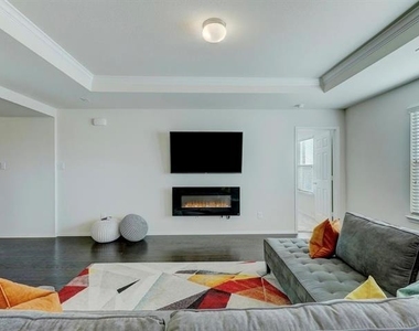 2207 Heaton Street - Photo Thumbnail 5