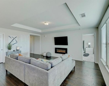 2207 Heaton Street - Photo Thumbnail 6