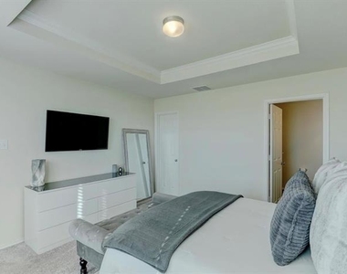 2207 Heaton Street - Photo Thumbnail 13