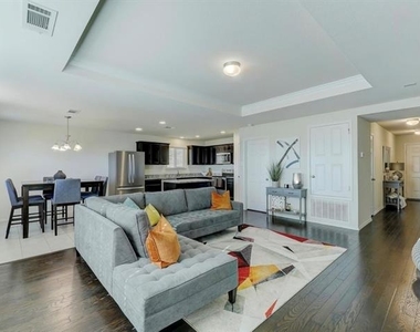 2207 Heaton Street - Photo Thumbnail 4