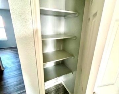 2800 Cantabrian Drive - Photo Thumbnail 12