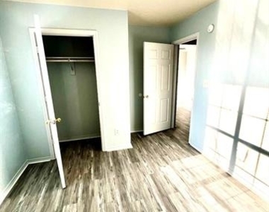 2800 Cantabrian Drive - Photo Thumbnail 6