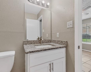 8024 Cambridge Circle - Photo Thumbnail 26