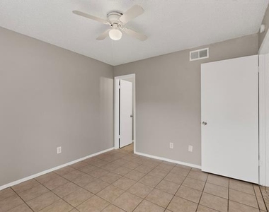 8024 Cambridge Circle - Photo Thumbnail 24