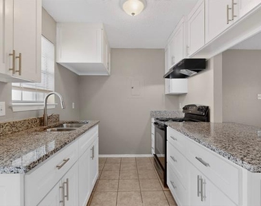8024 Cambridge Circle - Photo Thumbnail 13