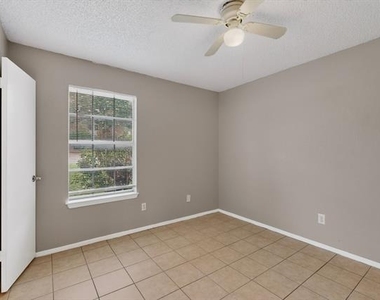 8024 Cambridge Circle - Photo Thumbnail 21