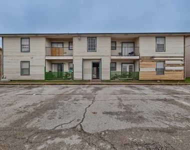 8024 Cambridge Circle - Photo Thumbnail 38