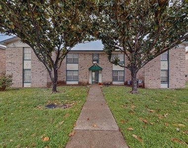 8024 Cambridge Circle - Photo Thumbnail 1