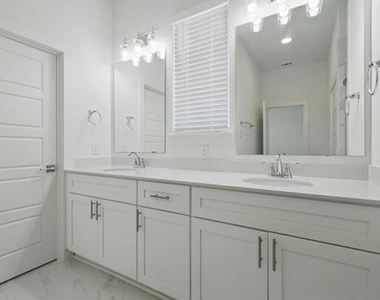 1741 W Cantey Street - Photo Thumbnail 7