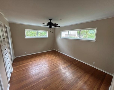 6127 Bandera Avenue - Photo Thumbnail 8