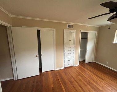 6127 Bandera Avenue - Photo Thumbnail 10
