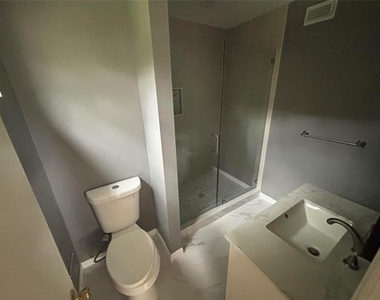 6127 Bandera Avenue - Photo Thumbnail 9