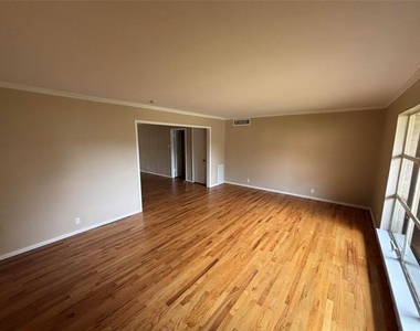 6127 Bandera Avenue - Photo Thumbnail 1