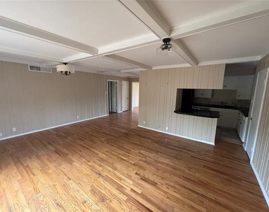 6127 Bandera Avenue - Photo Thumbnail 6