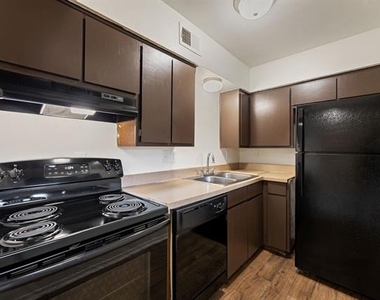 2515 Altamesa Boulevard - Photo Thumbnail 6