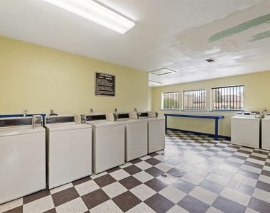2515 Altamesa Boulevard - Photo Thumbnail 17