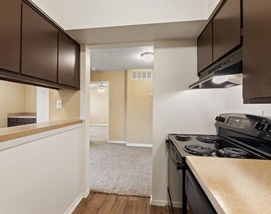 2515 Altamesa Boulevard - Photo Thumbnail 8