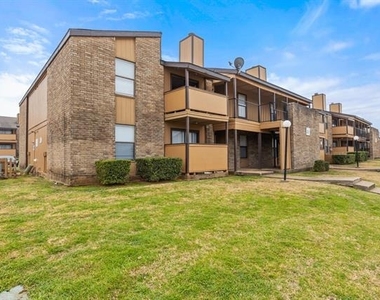 2515 Altamesa Boulevard - Photo Thumbnail 14