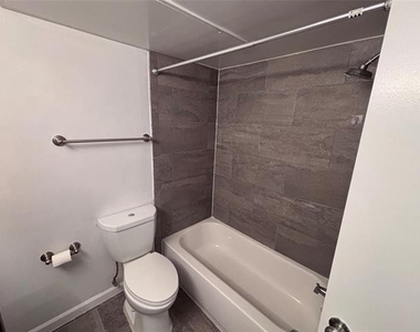 4300 Congress Avenue - Photo Thumbnail 6