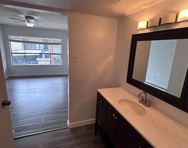 4300 Congress Avenue - Photo Thumbnail 12