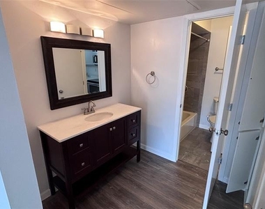 4300 Congress Avenue - Photo Thumbnail 10