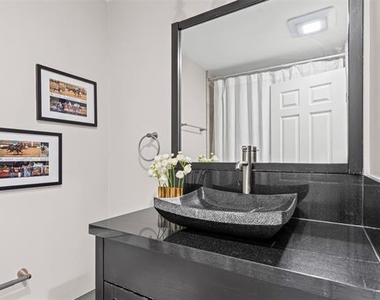 3030 Mckinney Avenue - Photo Thumbnail 14