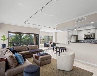 3030 Mckinney Avenue - Photo Thumbnail 4